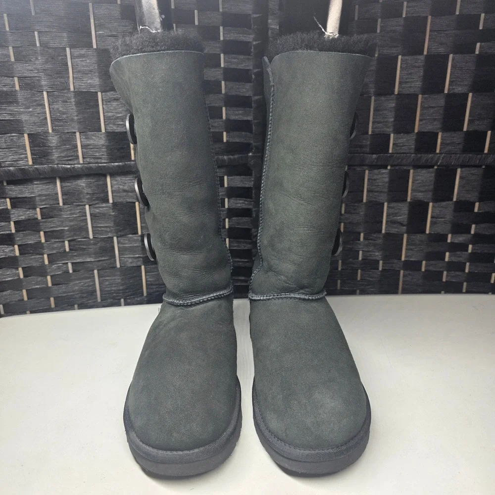 UGG Australia Bailey Button Triplet Black Suede Sheepskin Tall Boots 1873 Size 7